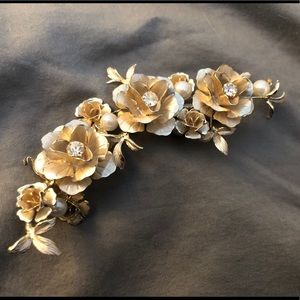 Gold floral bridal hair clip